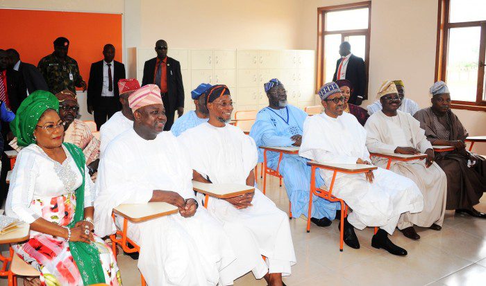 Former President Muhammadu Buahri and other dignitaries during the Commissioning of Osogbo Govt High School on September 1, 2016