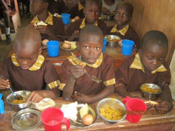 FG to Release N400M to 5 States for School Feeding Programme