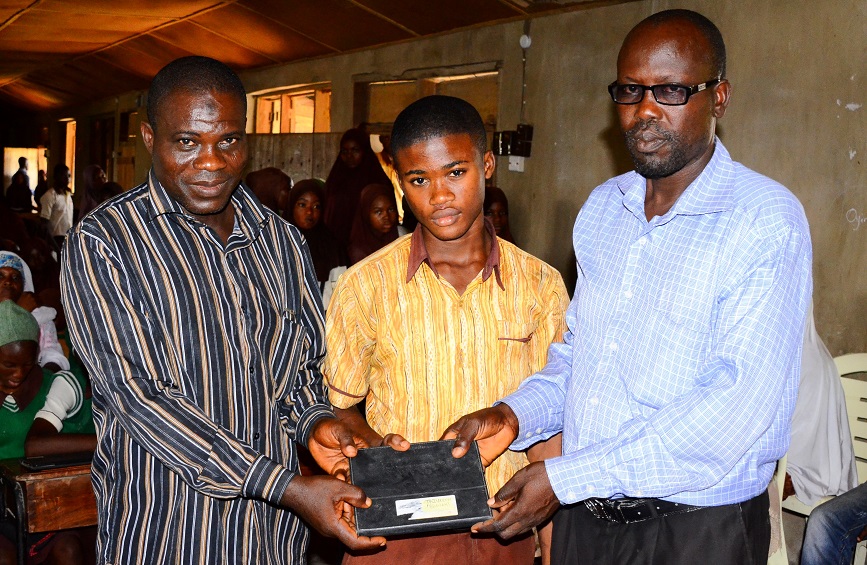 Again! Osun Government Distributes Opon-Imo To Students