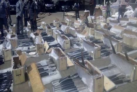 BREAKING: Customs Intercept 661 Pump-action Rifles in Lagos