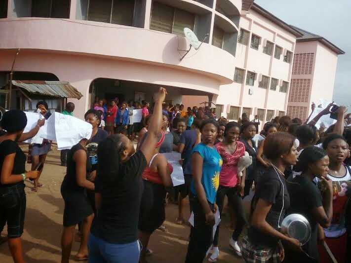 FUTO Students Protest Unfulfilled Free Wi-Fi Promise, Tuition Fees Hike