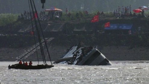 6 Women, 8 Children Die After Boat Capsizes