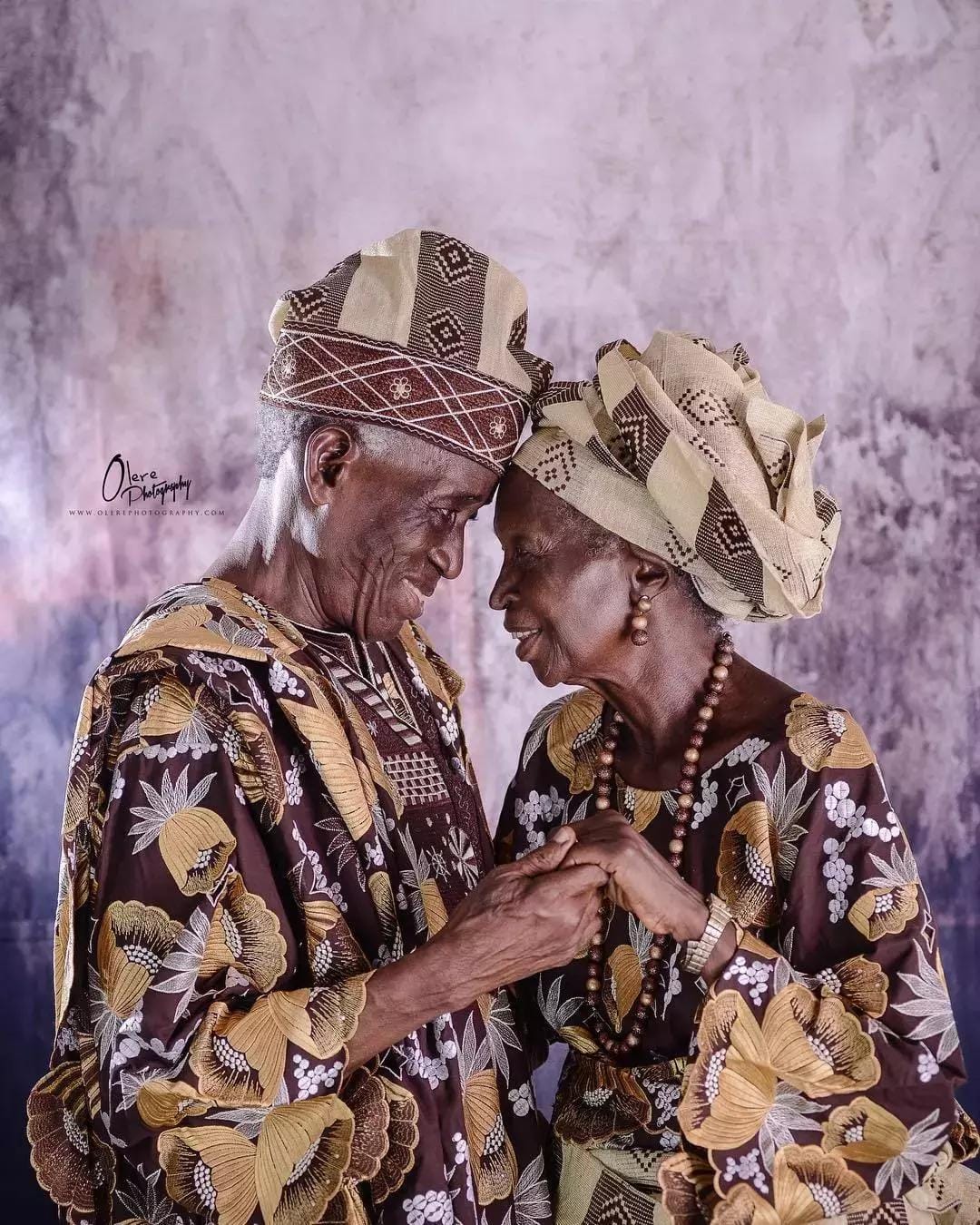 Beautiful Viral Photo Of Elderly Nigerian Couple