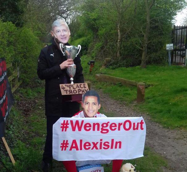 #wengerout Banners Are turning Up Everywhere as Trending on Twitter