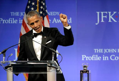 Obama receives JFK Courage Award (Photos)
