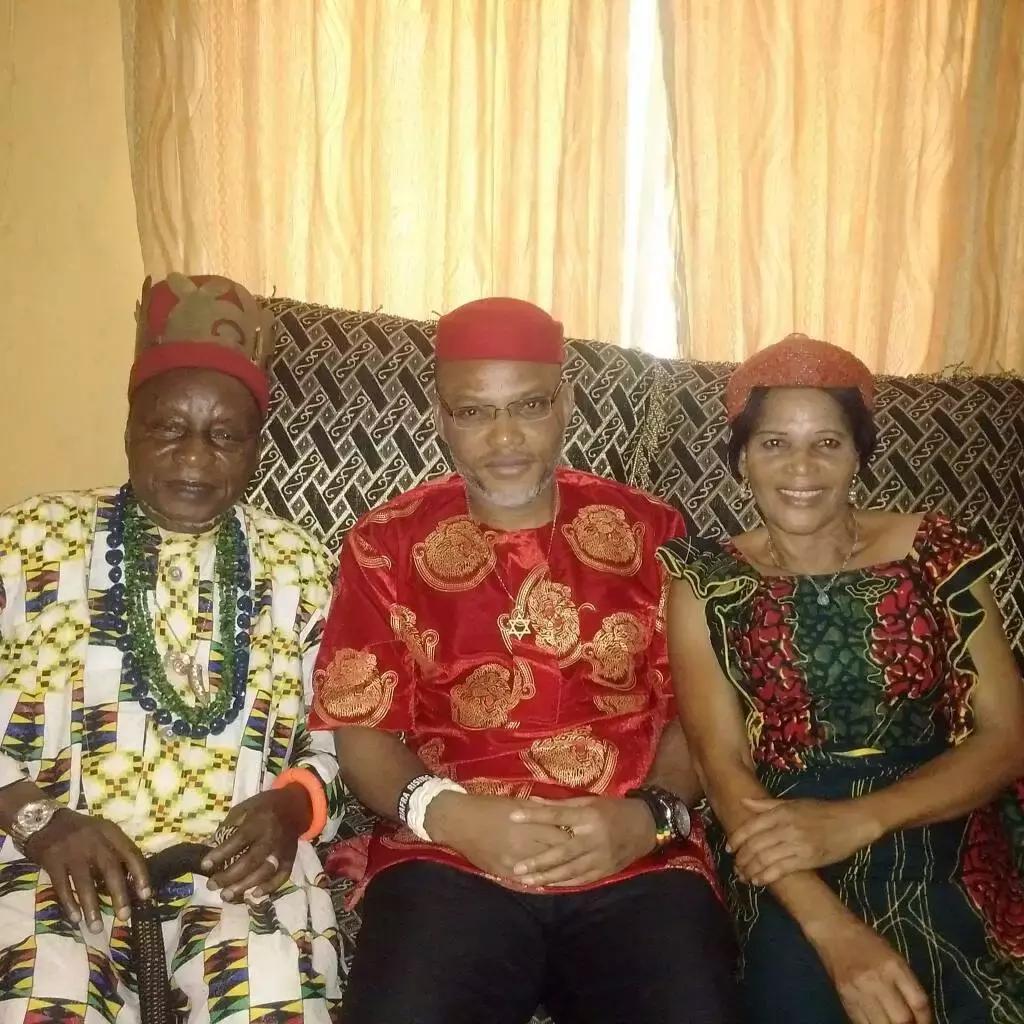 Nnamdi Kanu Meets With His Parents For The First Time Since Release