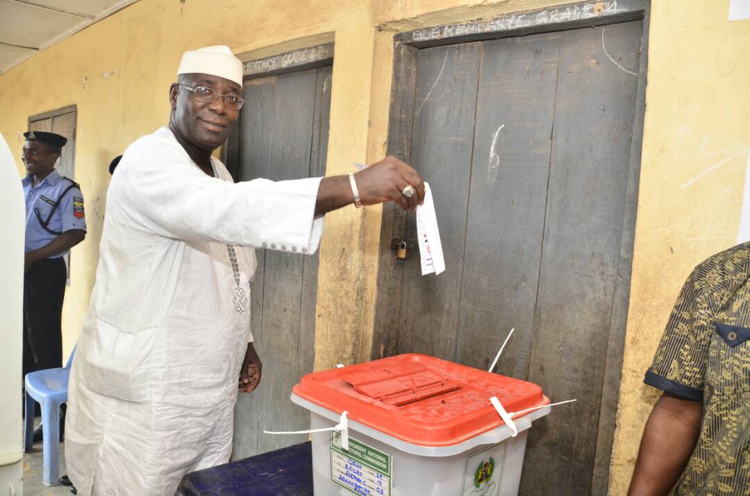 #OsunWestDecides: APC Candidate, Senator Husain Votes in Ejigbo