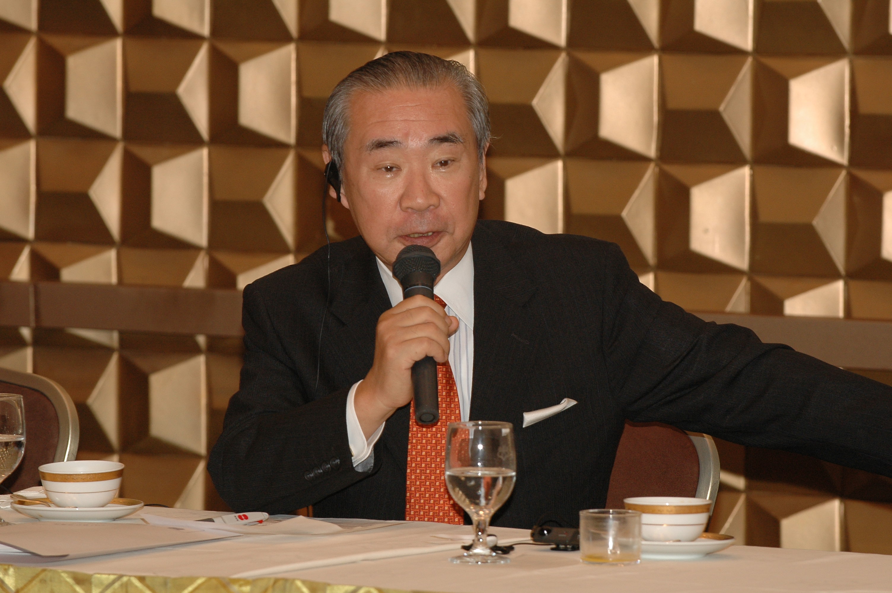 Former Japanese Prime Minister Dies At 82
