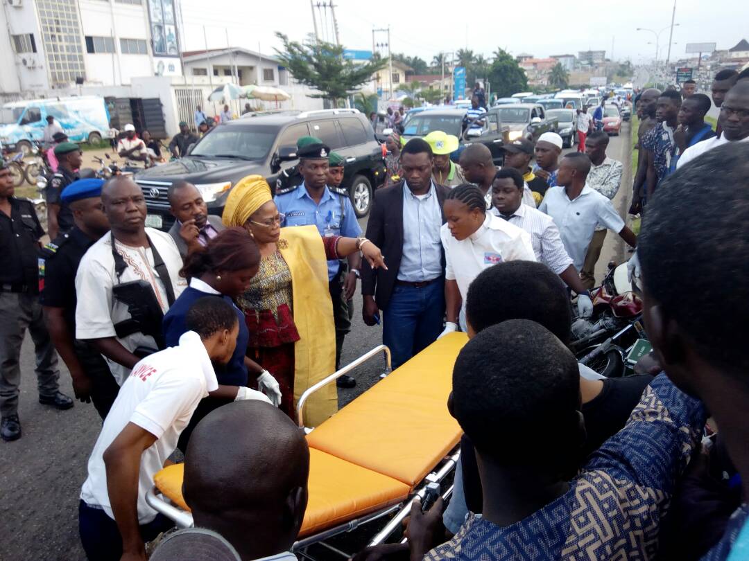 Osun Deputy Governor Stops Convoy To Rescue Accident Victims