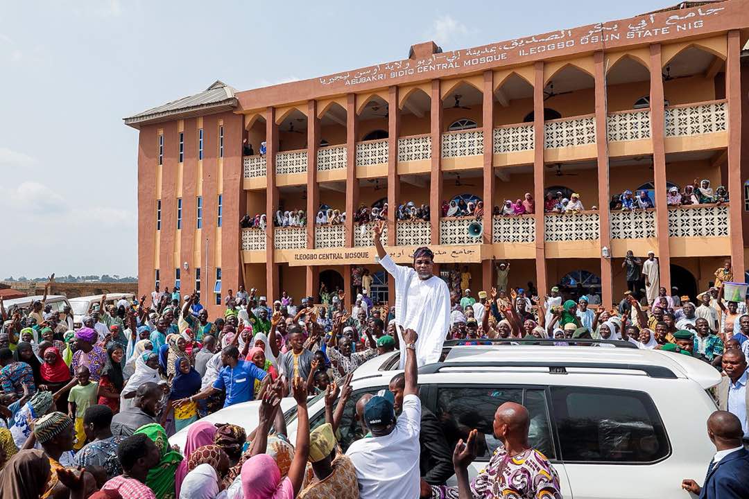 Osun Residents Throw Weights Behind Aregbesola’s Govt, Say Opposition Lacks Capacity To Compete With Him