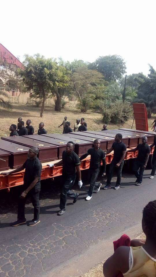 Benue Buries Victims Slaughtered By Alleged Fulani Herdsmen (PHOTOS & VIDEO)
