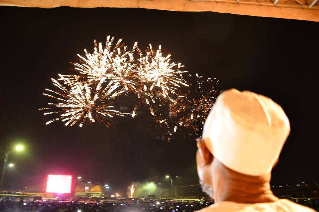 PHOTONEWS: Osun Welcomes 2018 With Electrifying Fireworks