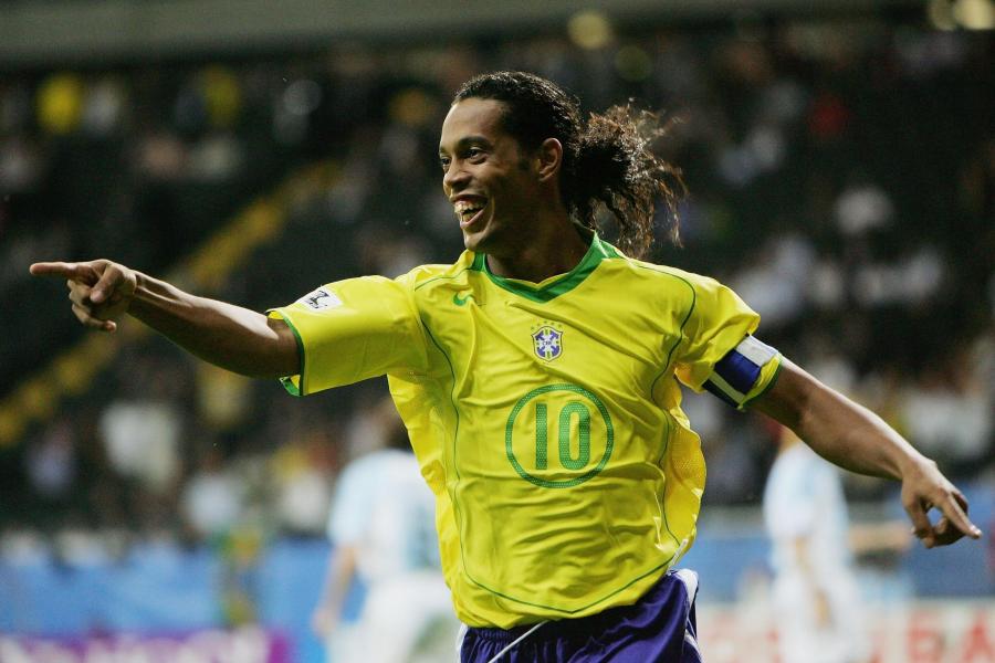 Brazil Legend Ronaldinho Quits Football