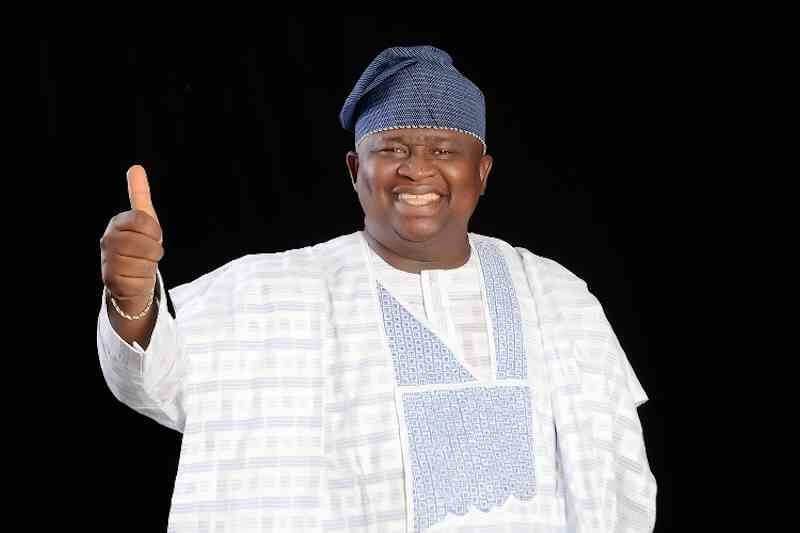 Senator Adeola Foresees A Better 2018 For Nigerians
