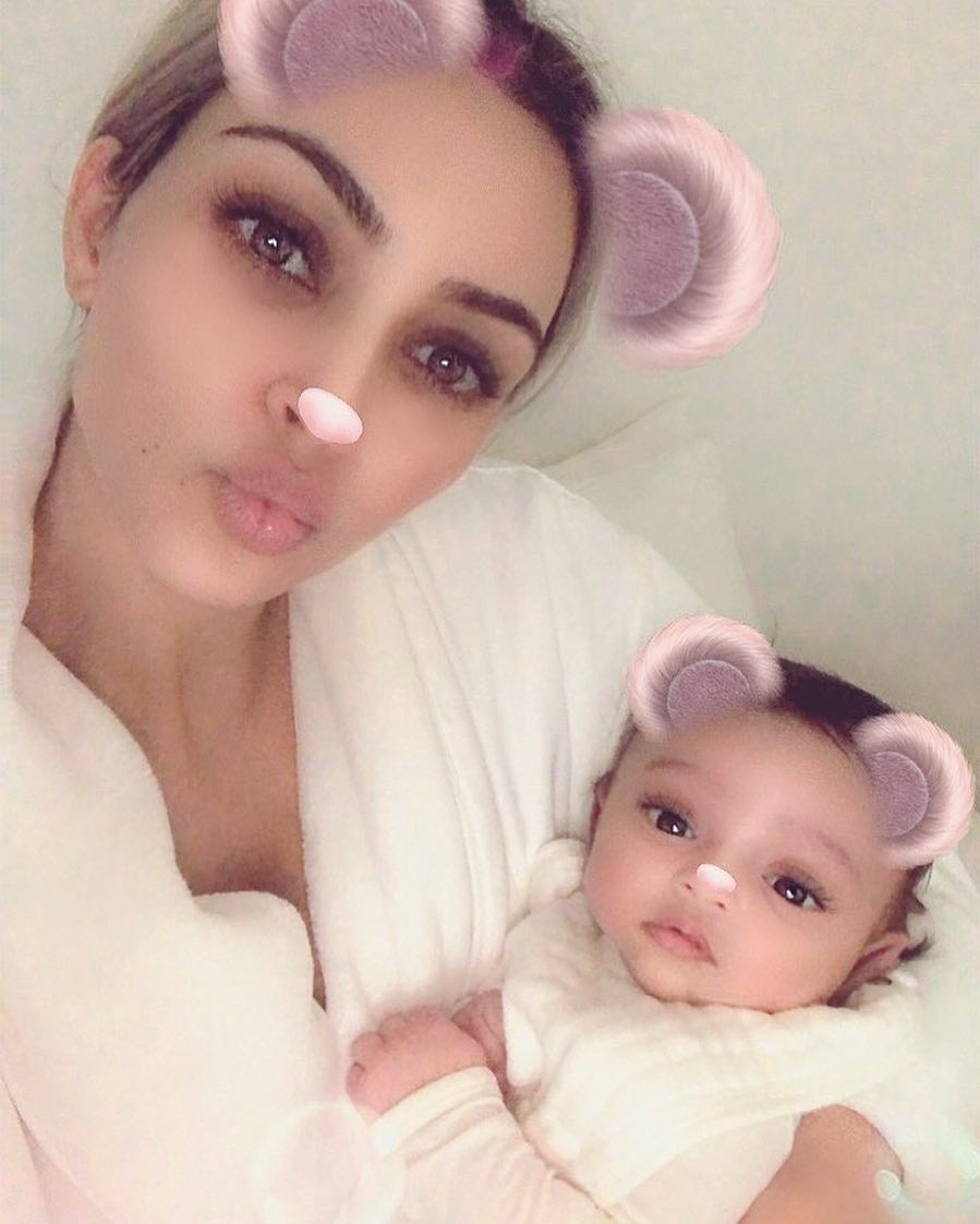 Kim Kardashian Finally Shows Her Daughter’s Face