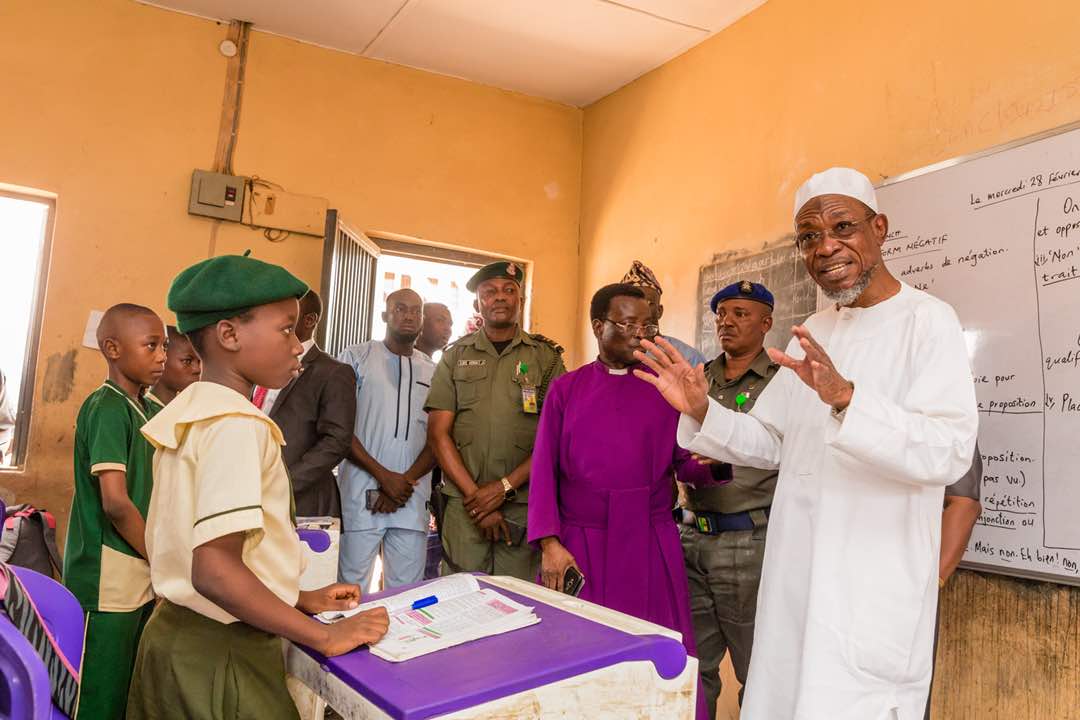 PHOTONEWS: Aregbesola Inspects Anglican Elementary School, Osogbo