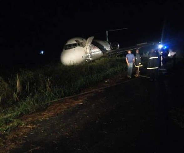 Dana Air Plane Skids Off Runway, Aircraft Damaged (PHOTOS) - OsunDefender