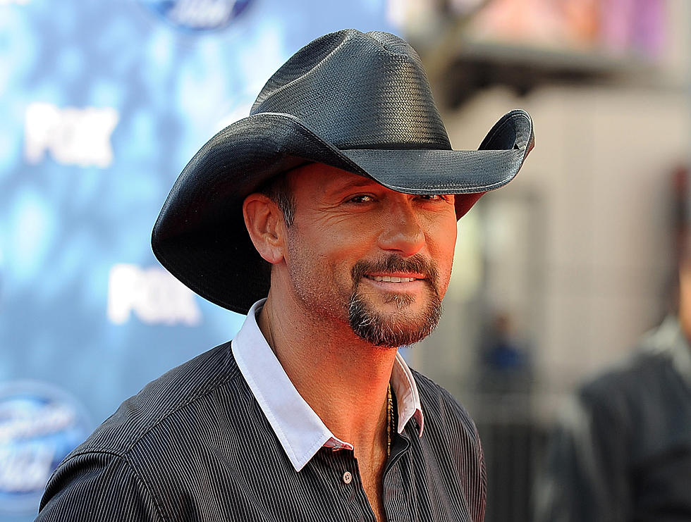 Tim McGraw Collapses On Stage During Performance