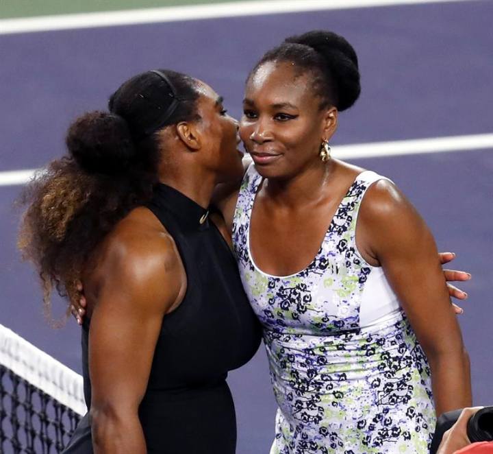 Indian Wells: Serena Knocks Out By Sister Venus, Wozniacki Marches On