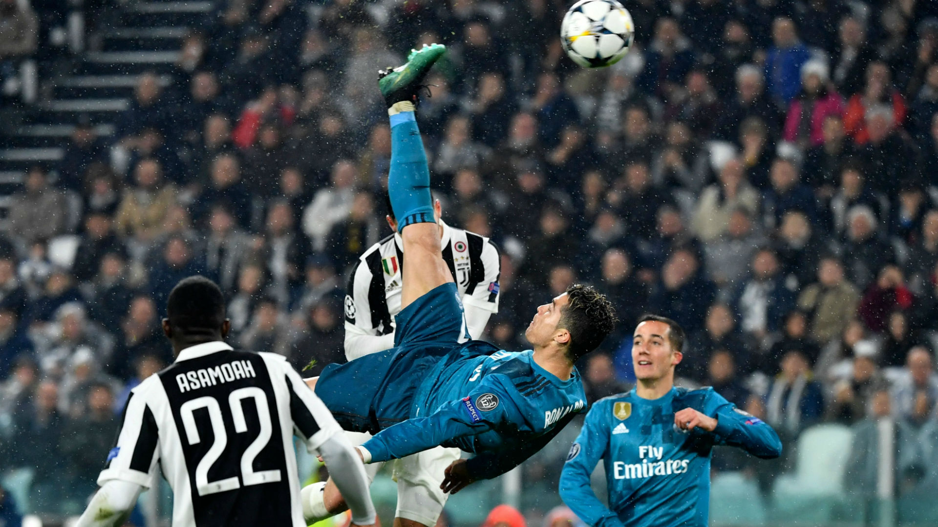 Record Breaking Cristiano Ronaldo Applauded  After ‘Most Beautiful Goal’
