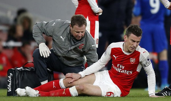 Arsenal Vice Captain Koscielny Out For Six Months Over Injury