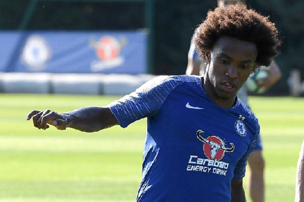 Willian Commits Future To Chelsea, Ends Man United, Barcelona Link Speculation