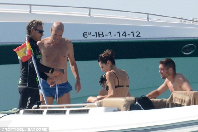 Zidane Spotted Enjoying Getaway With Wife In France