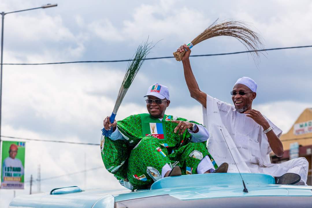 Osun 2018: PDM Governorship Candidate, 10,000 Others Defect To APC