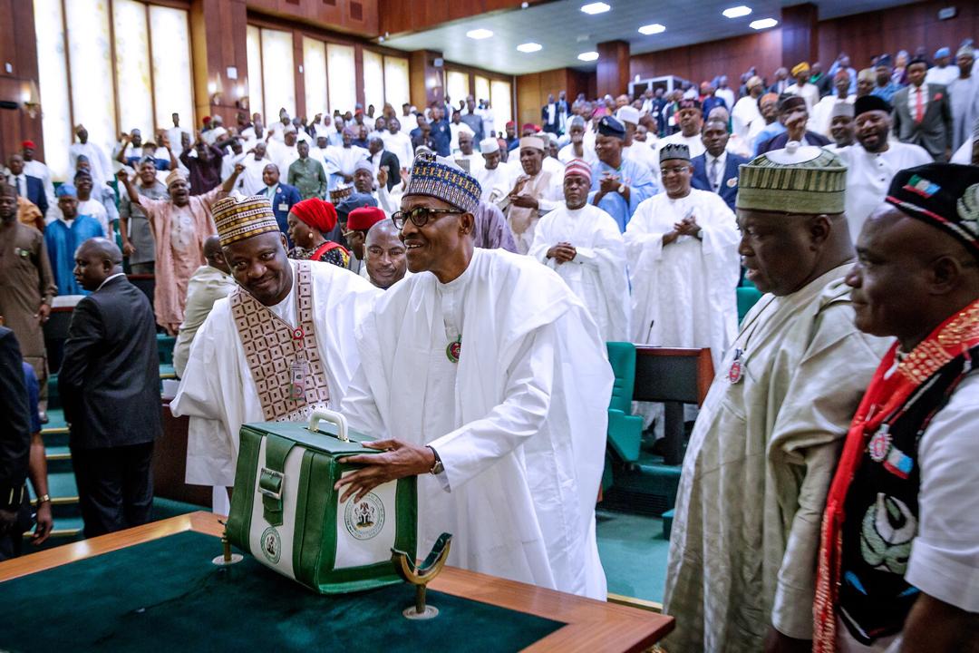 PHOTONEWS: Buhari Presents 2019 Budget To NASS