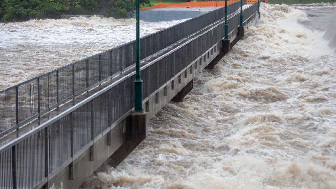 Streets turned to river via flood in Australia