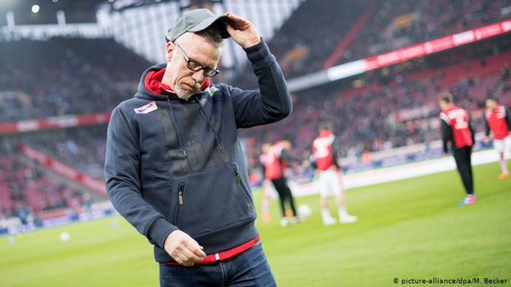 Cologne Sack Coach Despite Six-Point Lead Over Opponents