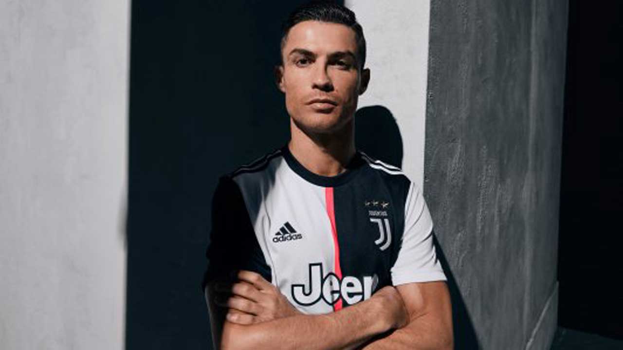 Juventus Unveils New Kit Without Stripes