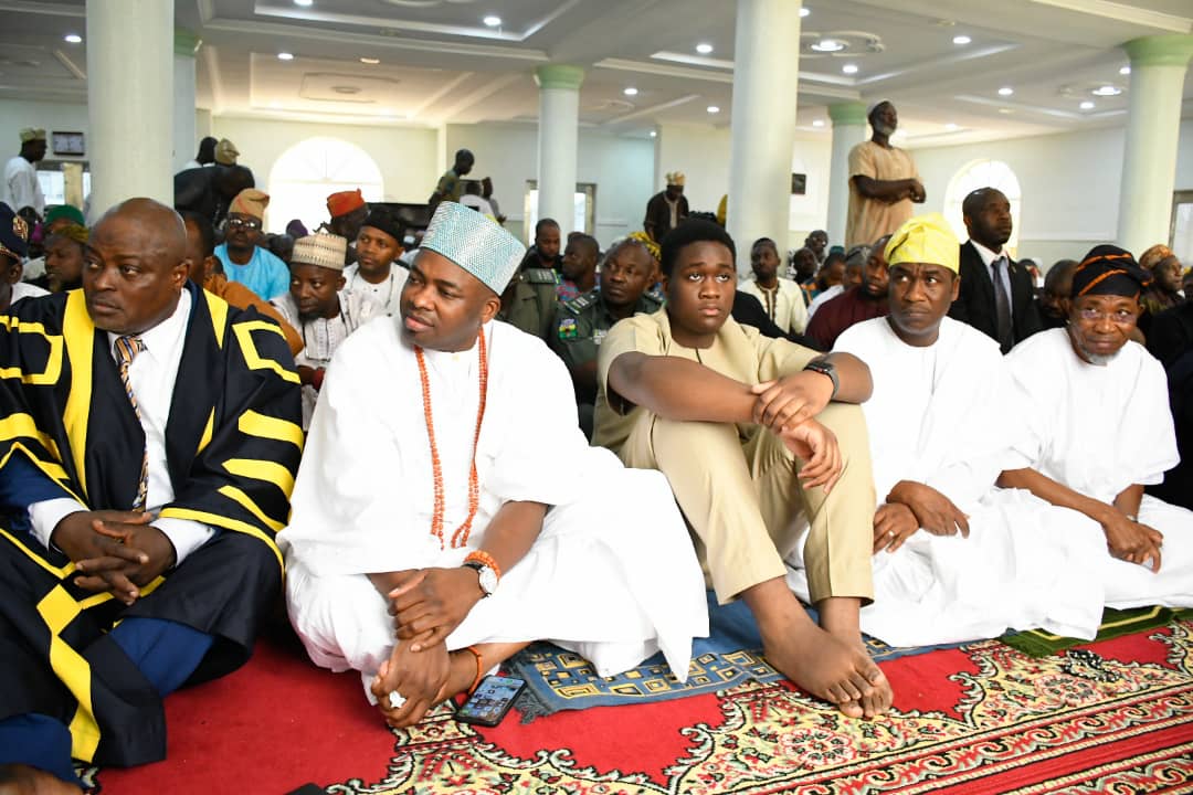 PHOTONEWS: Aregbesola Attends Jumaat Service At Lagos Assembly Mosque