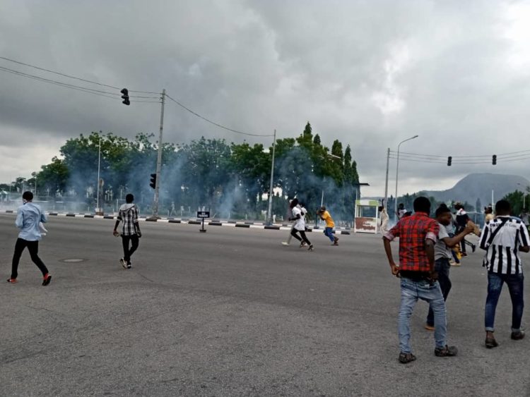 BREAKING: Shi’iite Protesters, Police Clash Again In Abuja