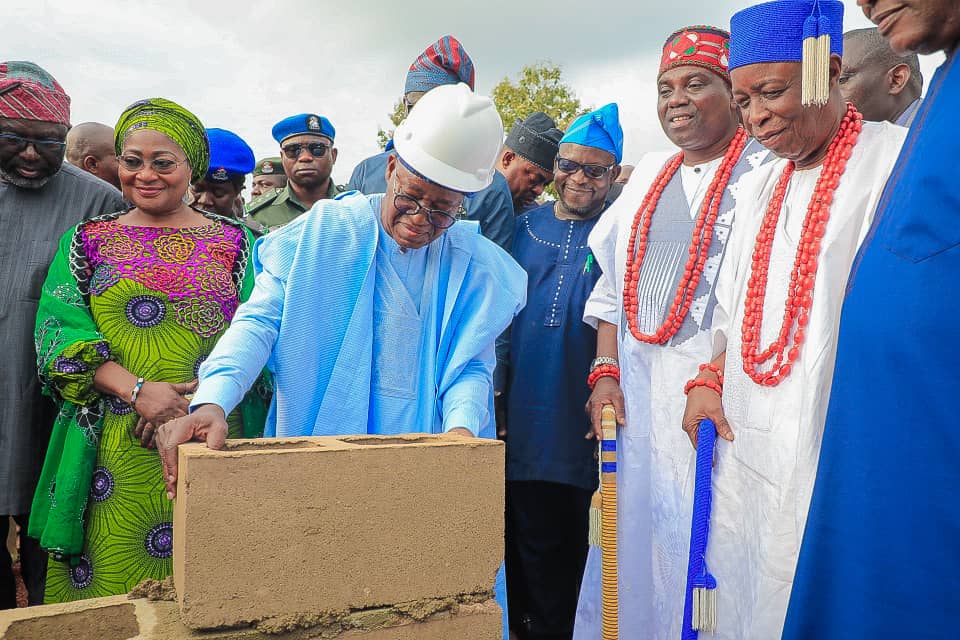 Gov Oyetola Flags Off Remodelling Of Asubiaro Specialist Hospital
