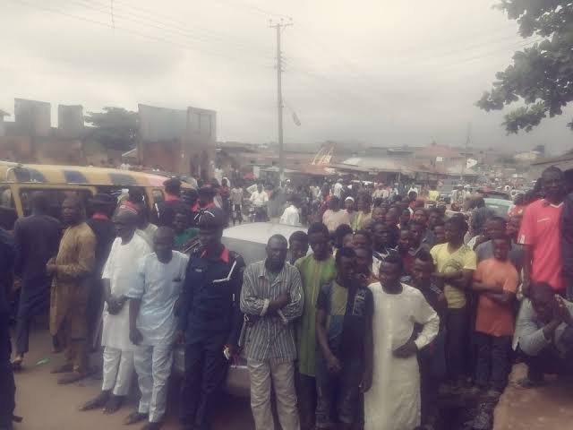 Tension In Ile Ife As Security Guards Allegedly Kill Suspected Thug For Stealing Gold