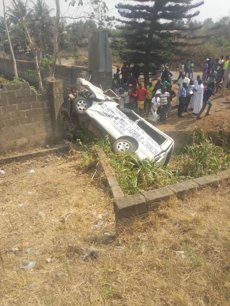 Breaking: 10 Feared Dead In Osun Accident