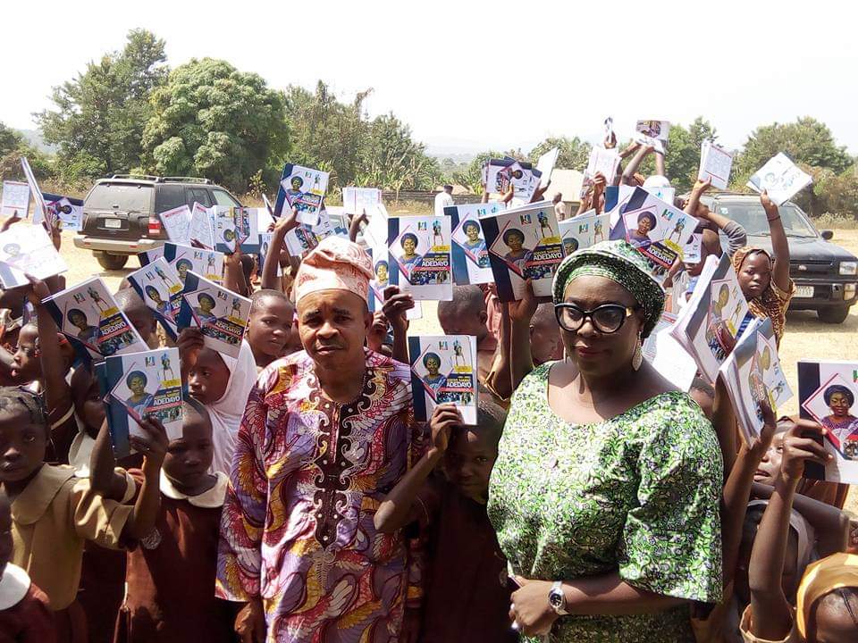 Accolades As Osun Female LG Parliamentarian Dolls Out Books, Incentives To Students