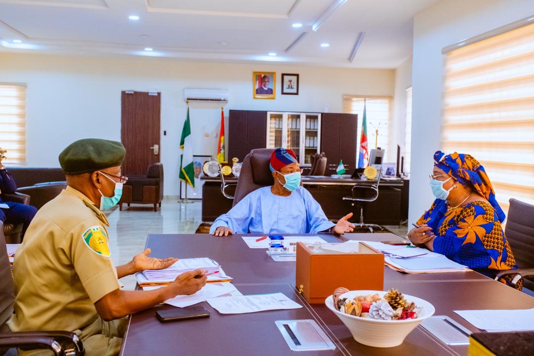 PHOTONEWS: Aregbesola Meets Top Interior Ministry Staff On Release Of 3, 751 Inmates