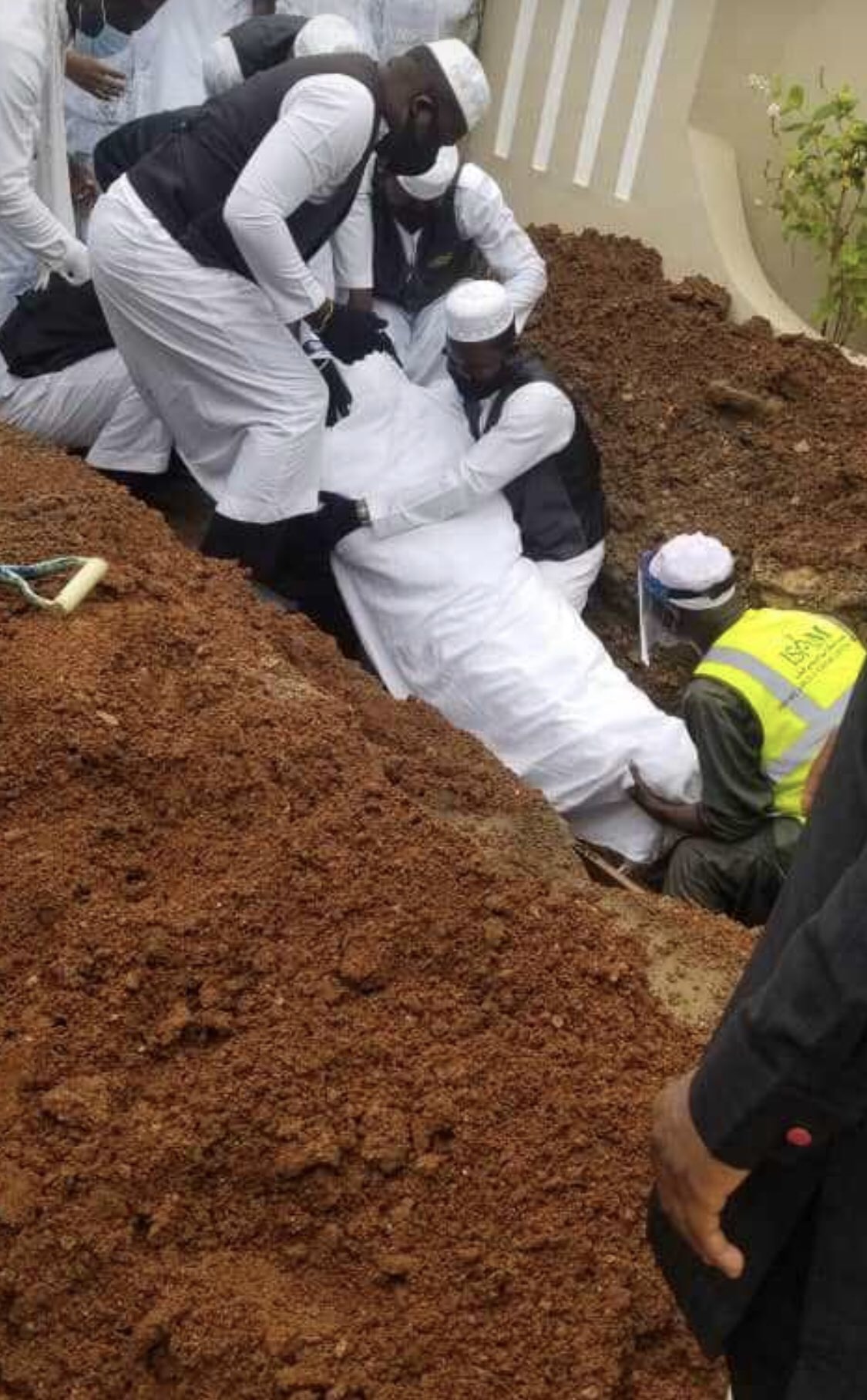 Ajimobi’s Body Laid To Rest In Ibadan