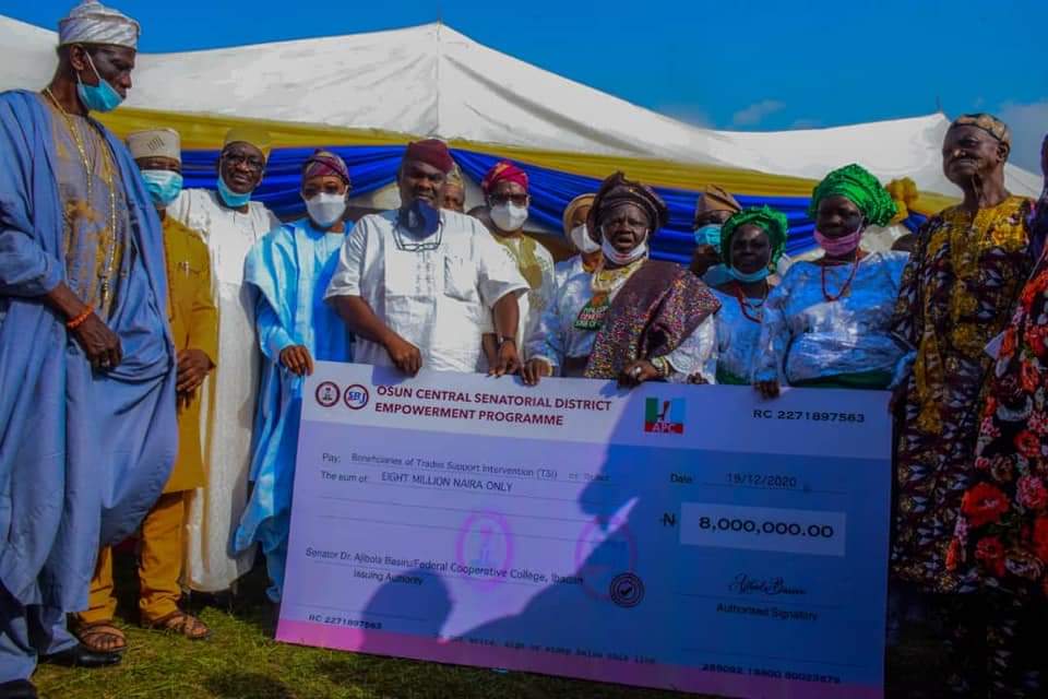 Senator Basiru Empowers Over 600 Constituents With Tools, Financial Support