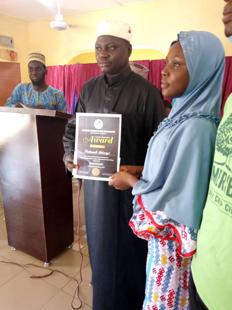 12 Muslim Students Receive Educational Sponsorship As 15-Year-Old Wins Scholarship Competition
