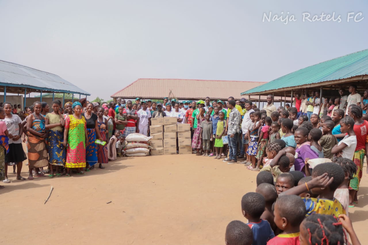 Naija Ratels Supports Vulnerable Girls And Women In Benue IDPs Camp With Sanitary Pads, Relief Materials