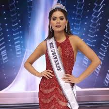 Meza Crowns As Miss Universe