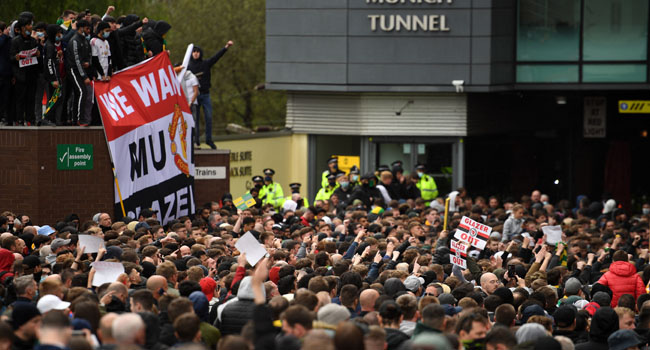 Protests In Old Trafford Delay Premier League