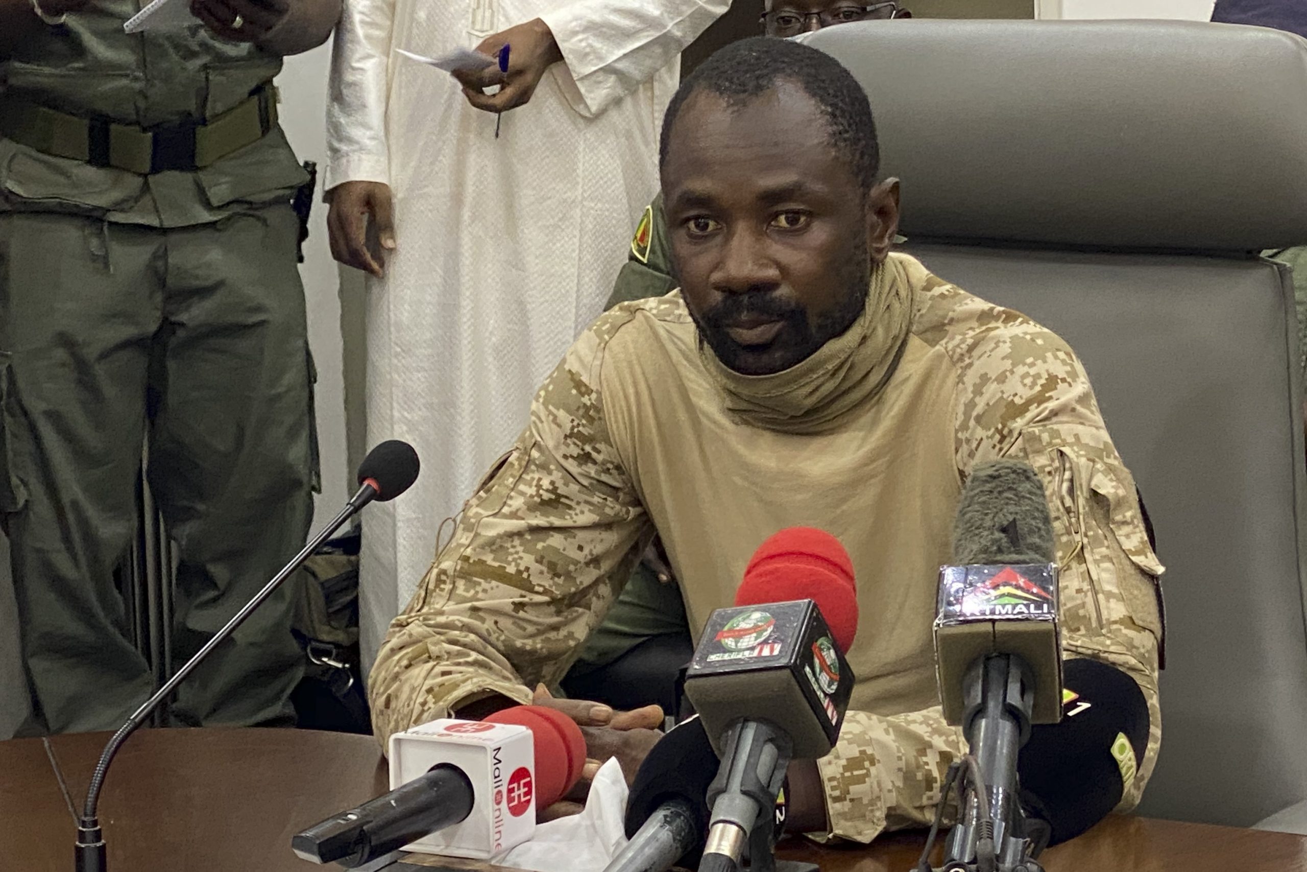 ECOWAS Sanctions Mali Coup Leaders, Imposes Travel Ban, Freeze Assets 