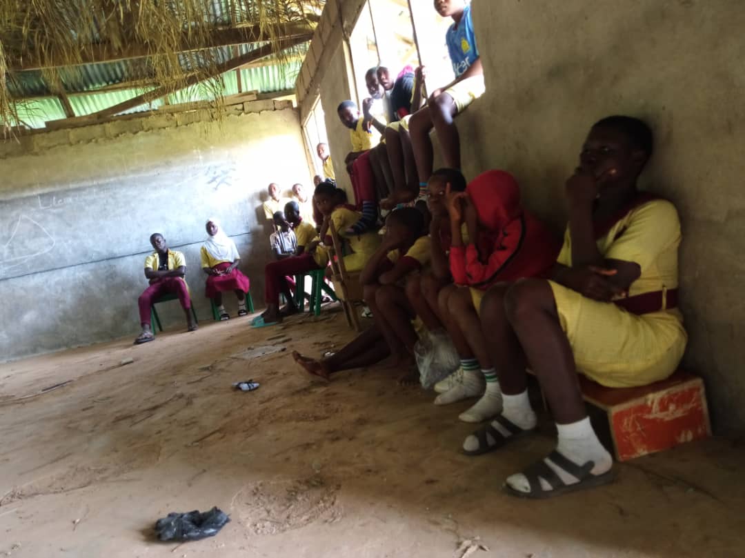 FEATURE: Inside Osun School Where JSS1-SS3 Students Share Four Classrooms