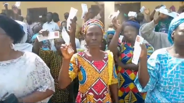 BREAKING: Osun APC Primaries: Party Members Cry Out As Names Removed From Party Membership Register