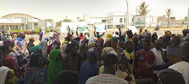 Offa Robbery: Protest Rocks Kwara Government House  Over Delay Of Suspects  Trial