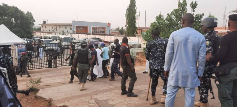 Heavy Security Presences At APC Secretariat As Oyetola,  Adeoti, Lasun Battle For Gubernatorial Ticket